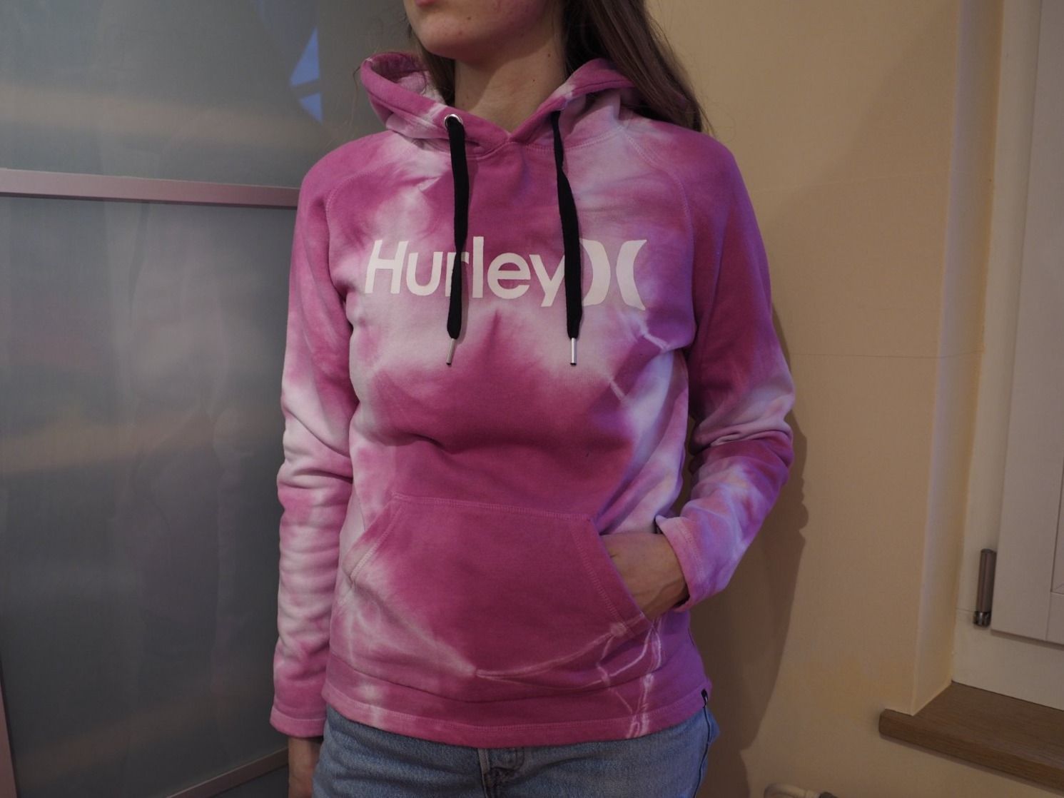 Pulls & Sweat-shirts: Kapuzenpullover von Hurley mit Batik Färbung – D'occasion à Chur par Eona4 5