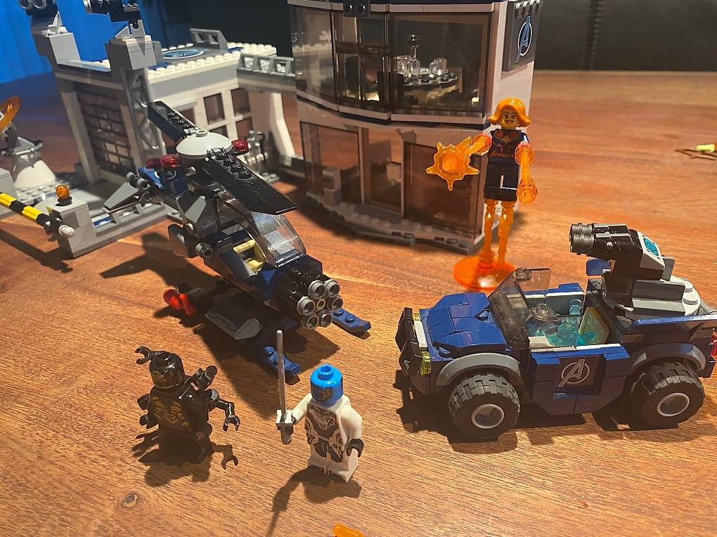 Lego Spielzeuge: Lego Avengers Hauptquartier 76131 – Gebraucht aus Fällanden von mli_q65g 1