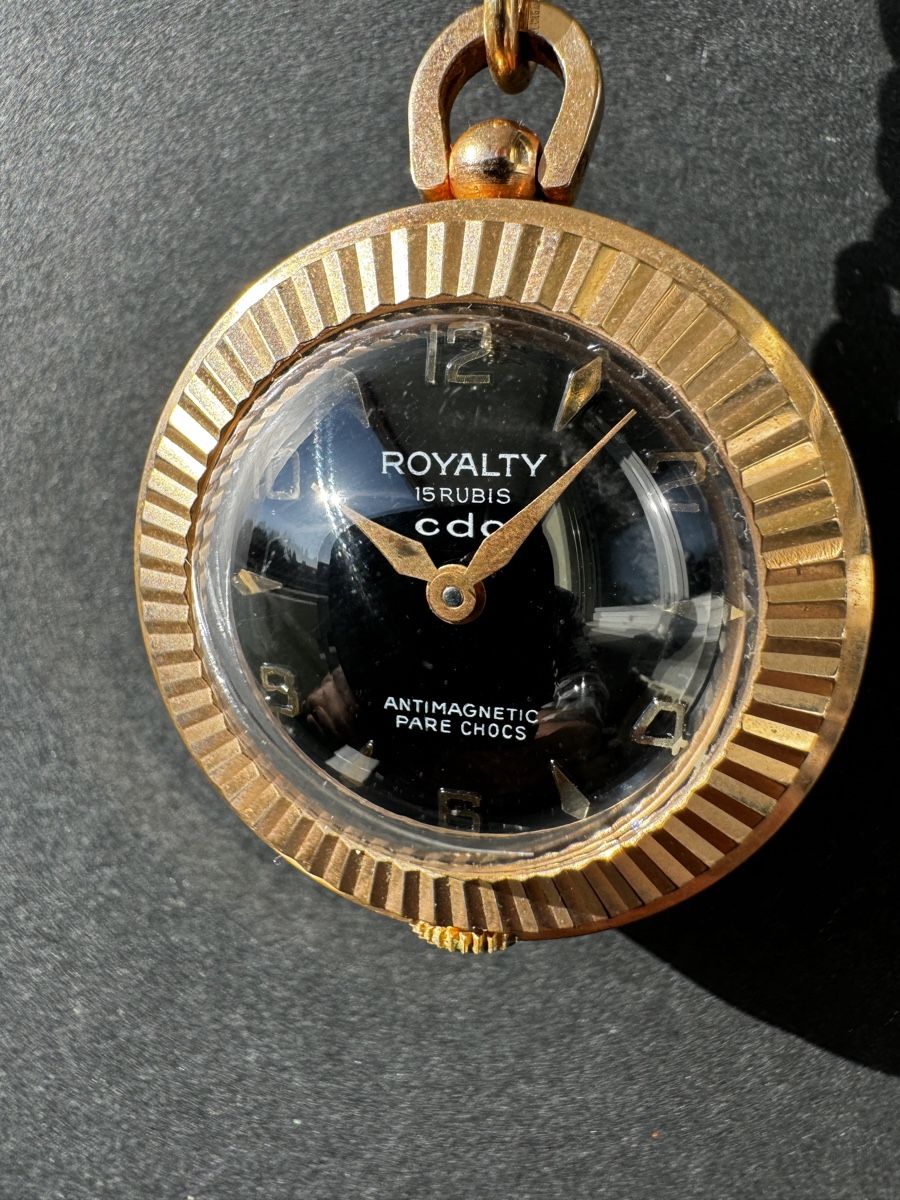 Uhren: Goldfarbene Taschenuhr "ROYALTY" – Gebraucht aus Zollikofen von Comcast 1