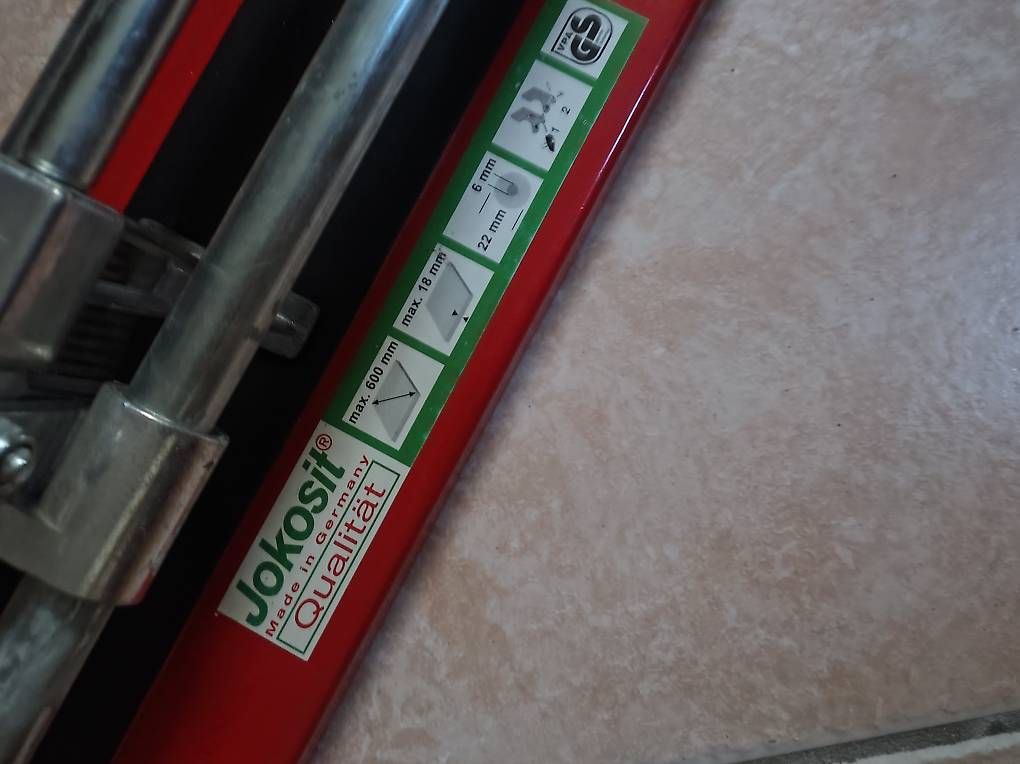 Tutti gli attrezzi: Table de coupe pour carrelage  – Usato da Pompaples venduto da Chaumilles 1