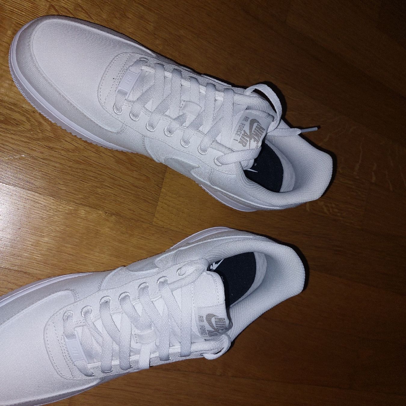 Nike Scarpe da uomo: Nike Air Force 1 Canvas Gr.43 – Nuovo e nell'imballaggio originale da Schenkon venduto da 1996234 1
