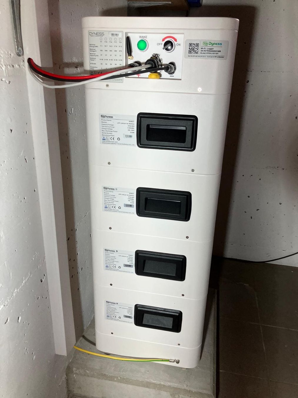 Dispositivi a energia solare: Solarbatterie Dyness T14 – Difettoso da Gais venduto da neversummer_88 1