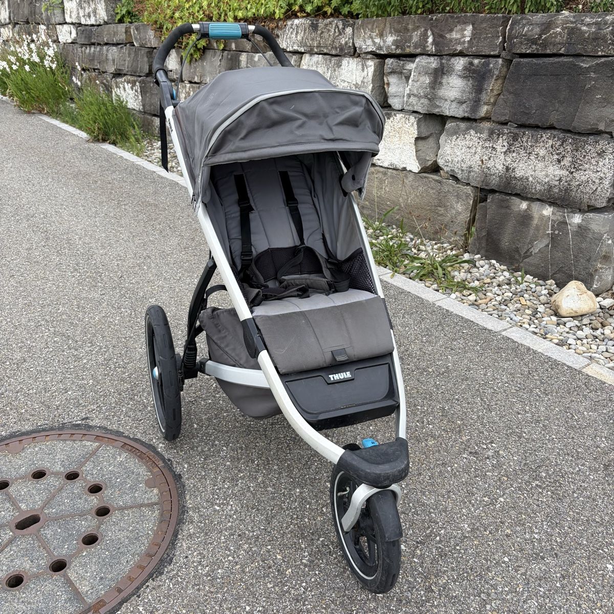 Thule Carrozzine: Thule Urban Glide 2 Dark Shadow  – Usato da Lotzwil venduto da Reismehl