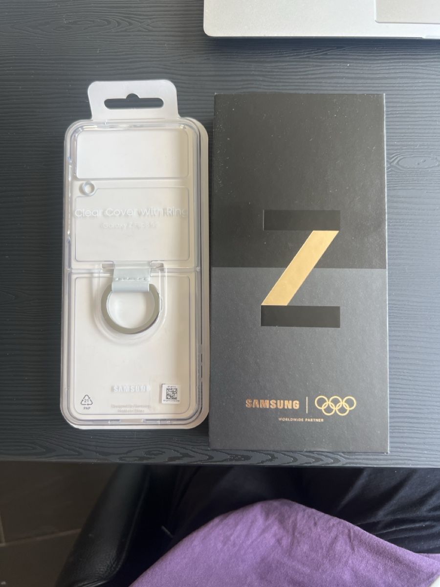 Samsung Telefoni cellulari / Smartphones: Samsung Galaxy Z Flip3  – Nuovo (secondo la descrizione) da Davos Platz venduto da kensi12