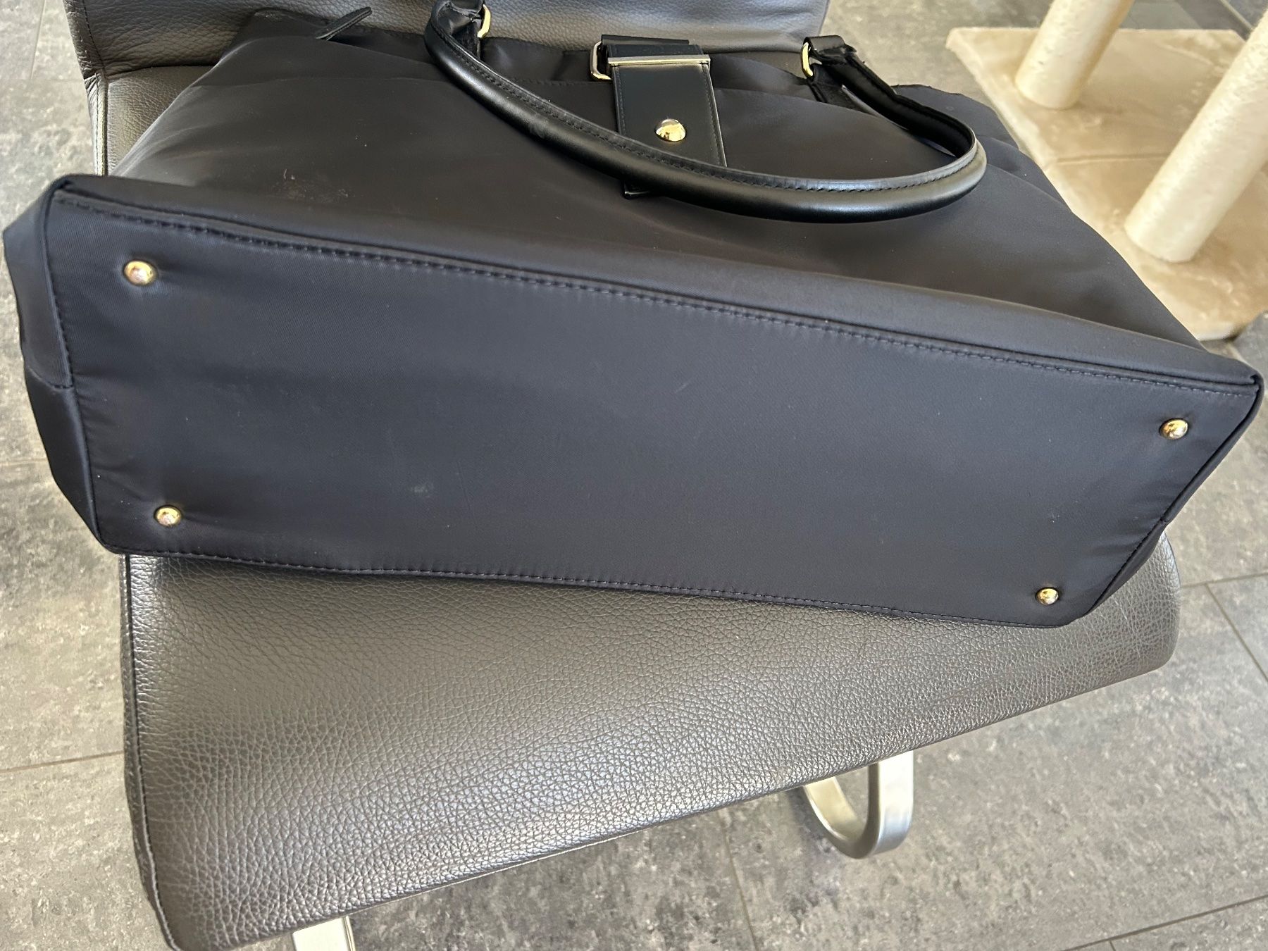 Wenger Borse da donna: Schwarze Damen Handtasche von Wenger – Usato da Schötz venduto da chousan 7