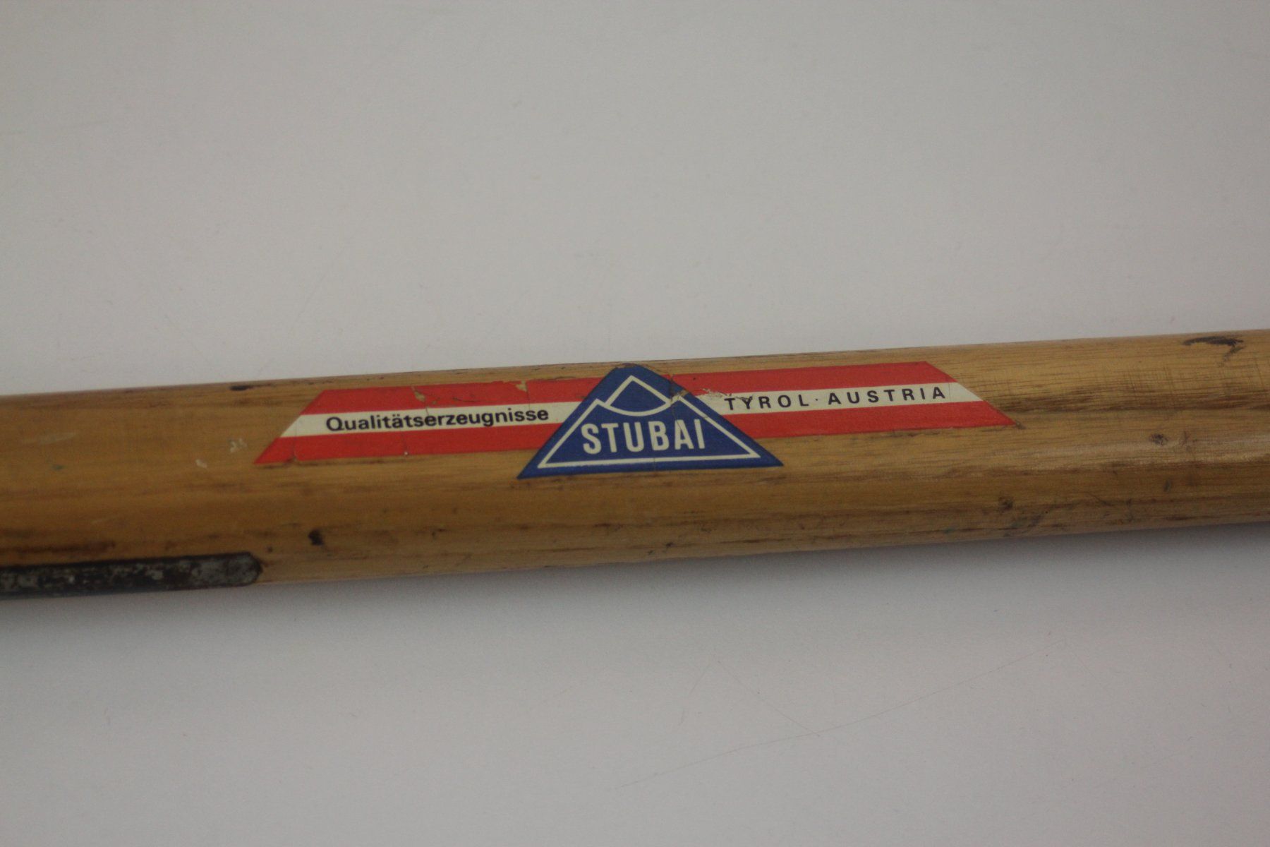 Attrezzatura da arrampicata: Vintage Stubai Eispickel Tirol Austria – Usato da Basel venduto da IRMAundFRED 1