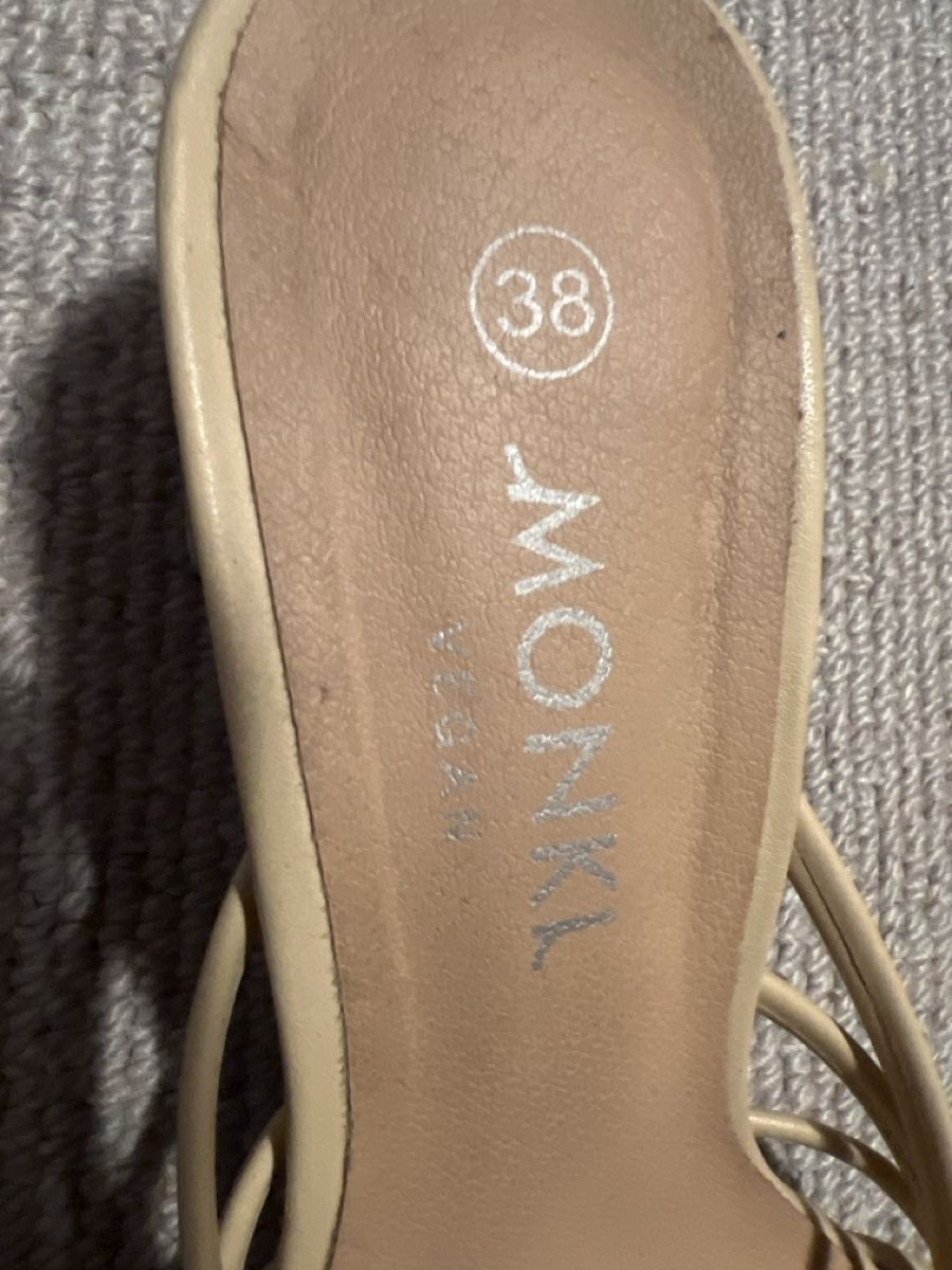 Monki Scarpe da donna: Monki Sandaletten mit Absatz, Gr. 38 – Usato da Basel venduto da nad_m5bh 2