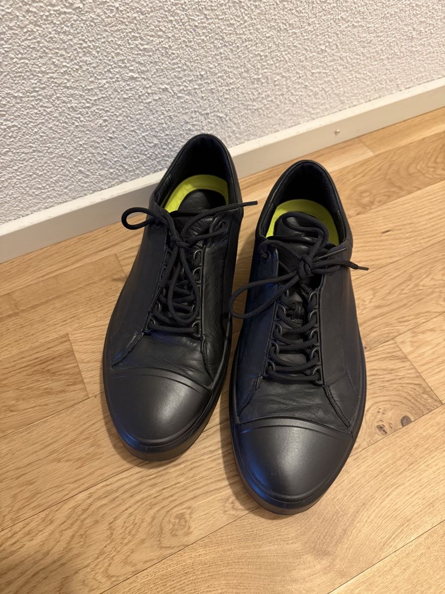 Ecco Scarpe da uomo: Ecco leather sneakers – Nuovo (secondo la descrizione) da Zug venduto da pav_q5f7