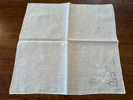 Stofftaschentuch weiss mit Stickerei gebraucht guter Zustand
