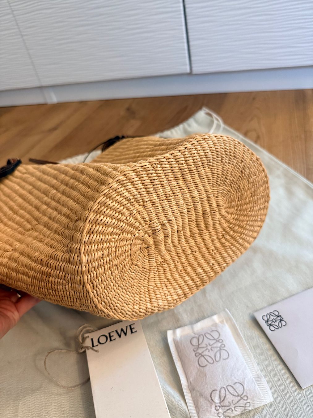 Loewe Taschen für Damen: 100% ORIGINAL LOEWE SHELL BASKET BAG LARGE MIT RG – Gebraucht aus Küssnacht am Rigi von Grittibaenz 4