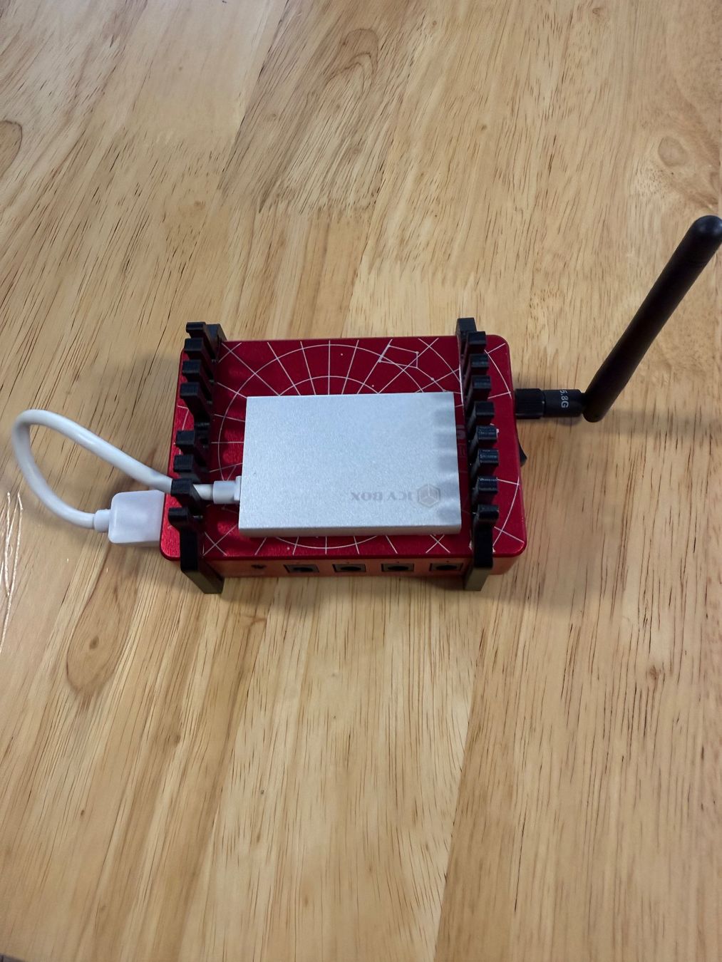 Zwo Telescopi: ZWO Asiair Plus mit USB Hub – Usato da Neftenbach venduto da GabrielAckermann 1