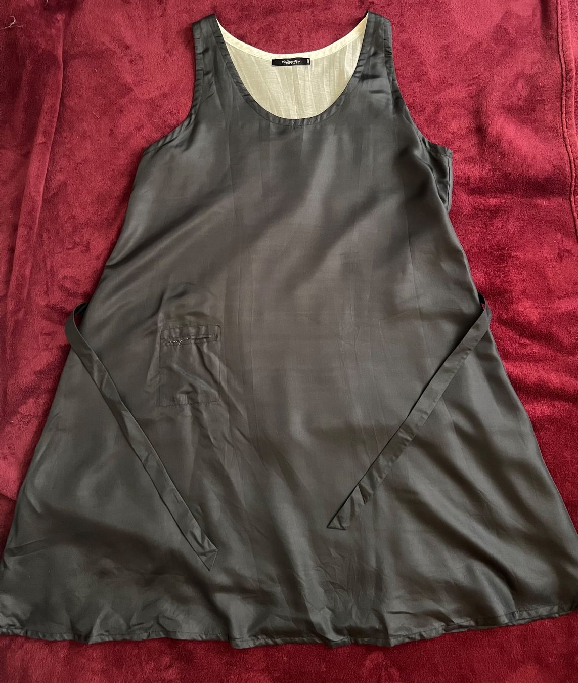 Kleider: Silk maxi dress – Neu (gemäss Beschreibung) aus Lausanne von NYC67 1