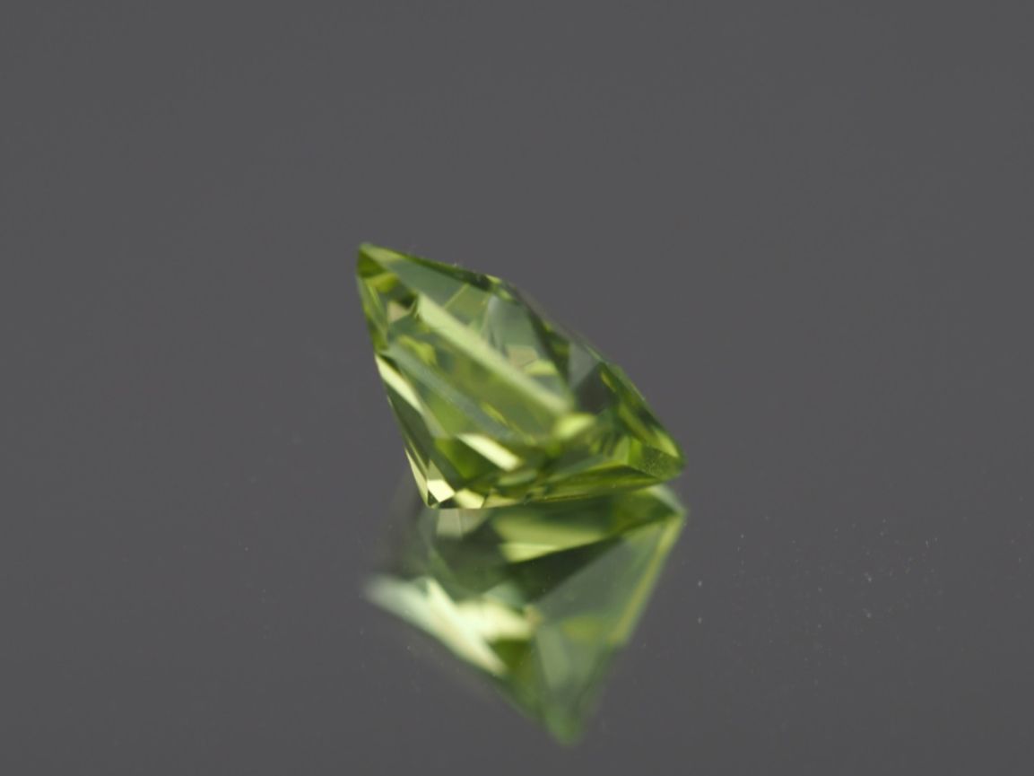 Edelsteine: Beautiful Green Peridot Princess Cut - 1.19ct – Neu und originalverpackt aus Buchs SG von OTNaturalGems 7