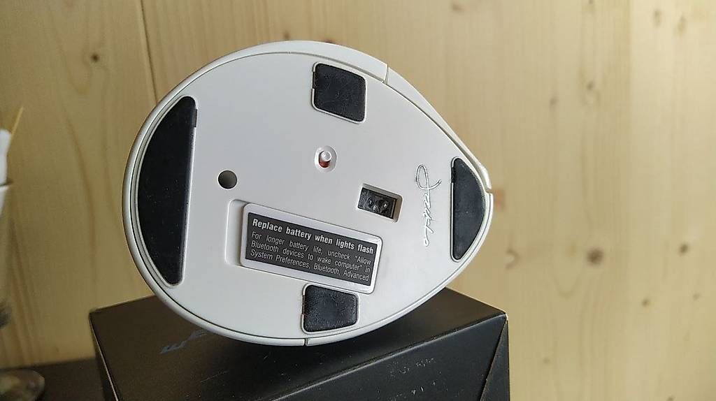 Mouse: Evoluent Vertical Mouse 4 right kabellos (Bluetooth). – Usato da Männedorf venduto da ole_x5yz 3