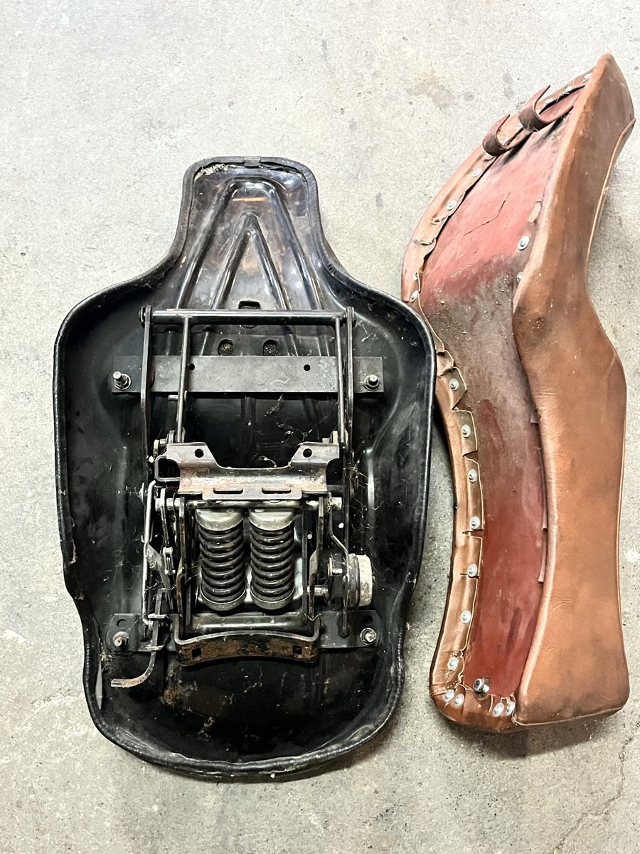 Harley-Davidson Alle Motorradersatzteile: Harley Davidson Shovelhead Sitze – Gebraucht aus Uzwil von Prowler0 1