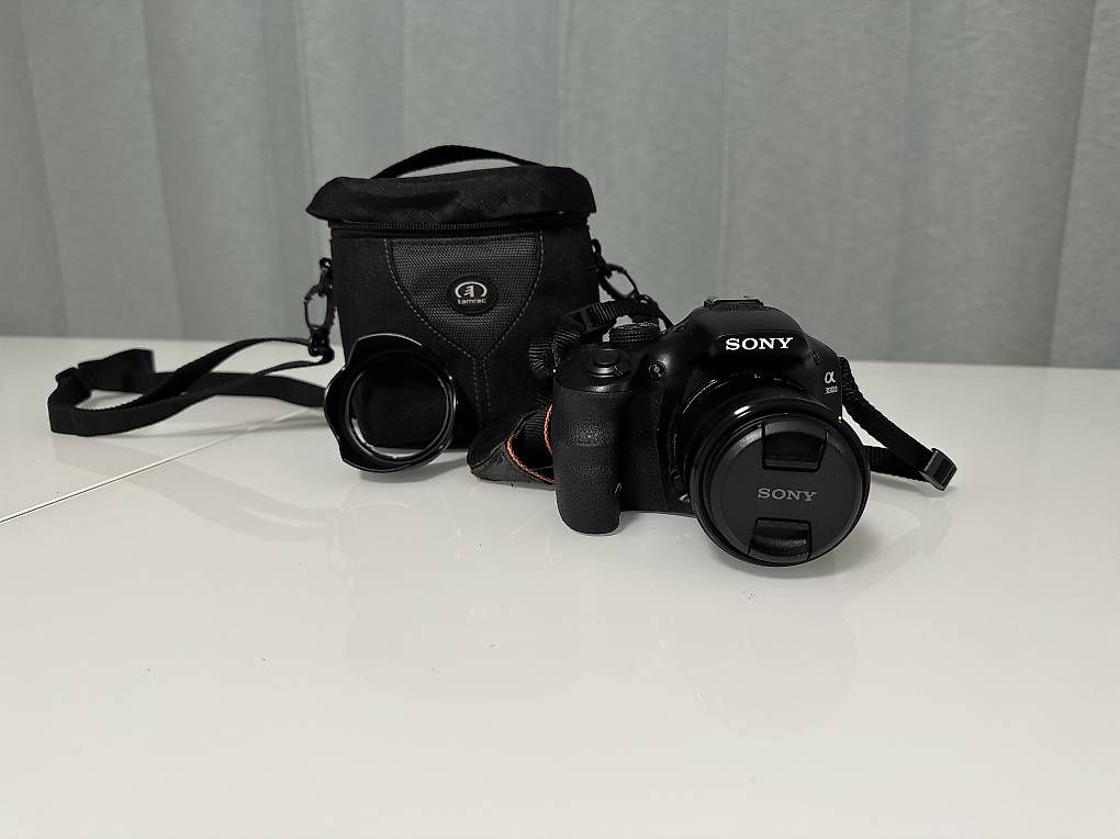 Kamera: Sony Alpha 3000 Systemkamera mit Objektiv und Tasche – Gebraucht aus Basel von sav_gd28