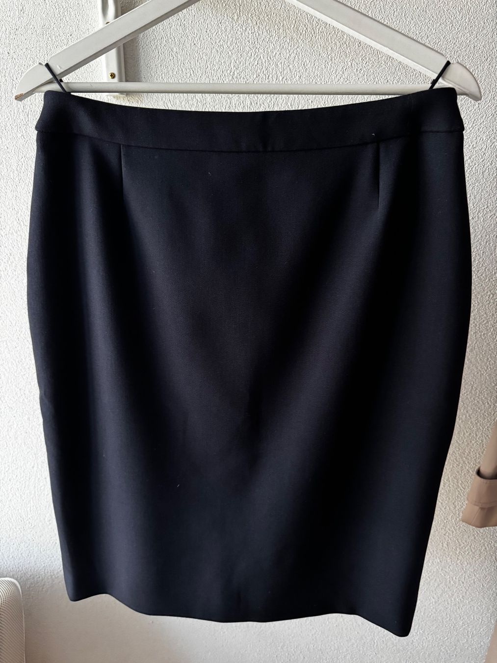 Hugo Boss Gonne: BOSS navy blue skirt size 40 – Usato da Uetikon am See venduto da kar_r6xq