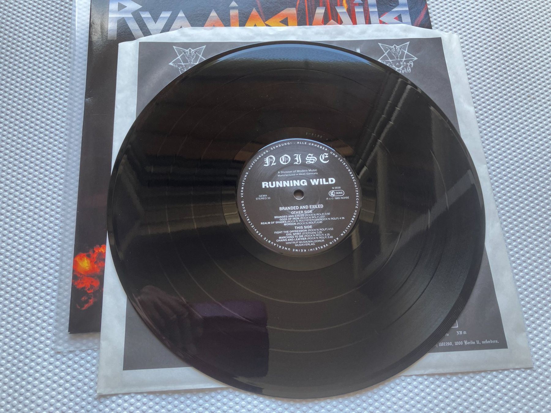 Dischi in vinile: Running Wild – Usato da Aarwangen venduto da Jukebox3 6