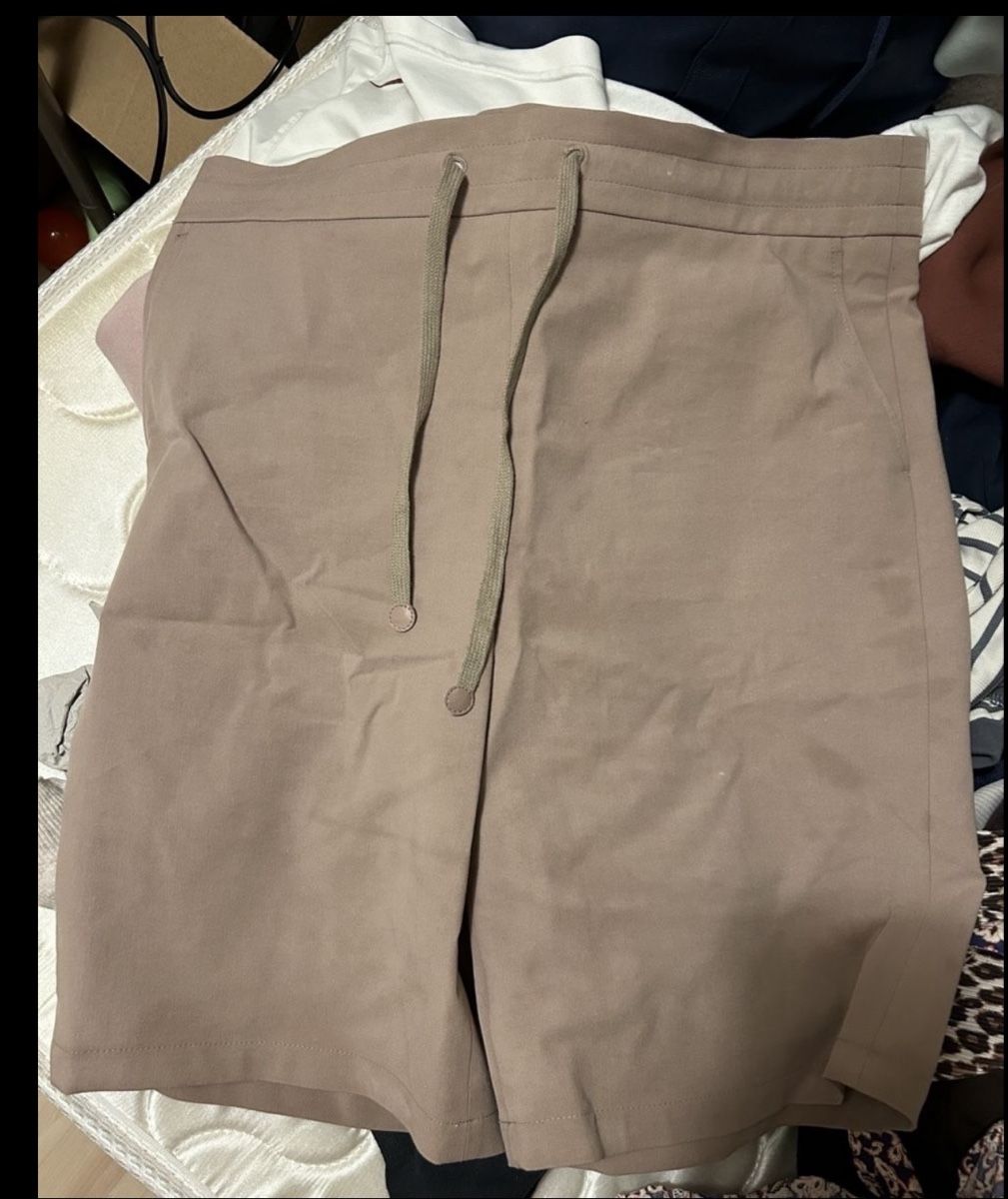 Akris Hosen: Akris Short limitiert  – Neu (gemäss Beschreibung) aus St. Gallen von jos_f965