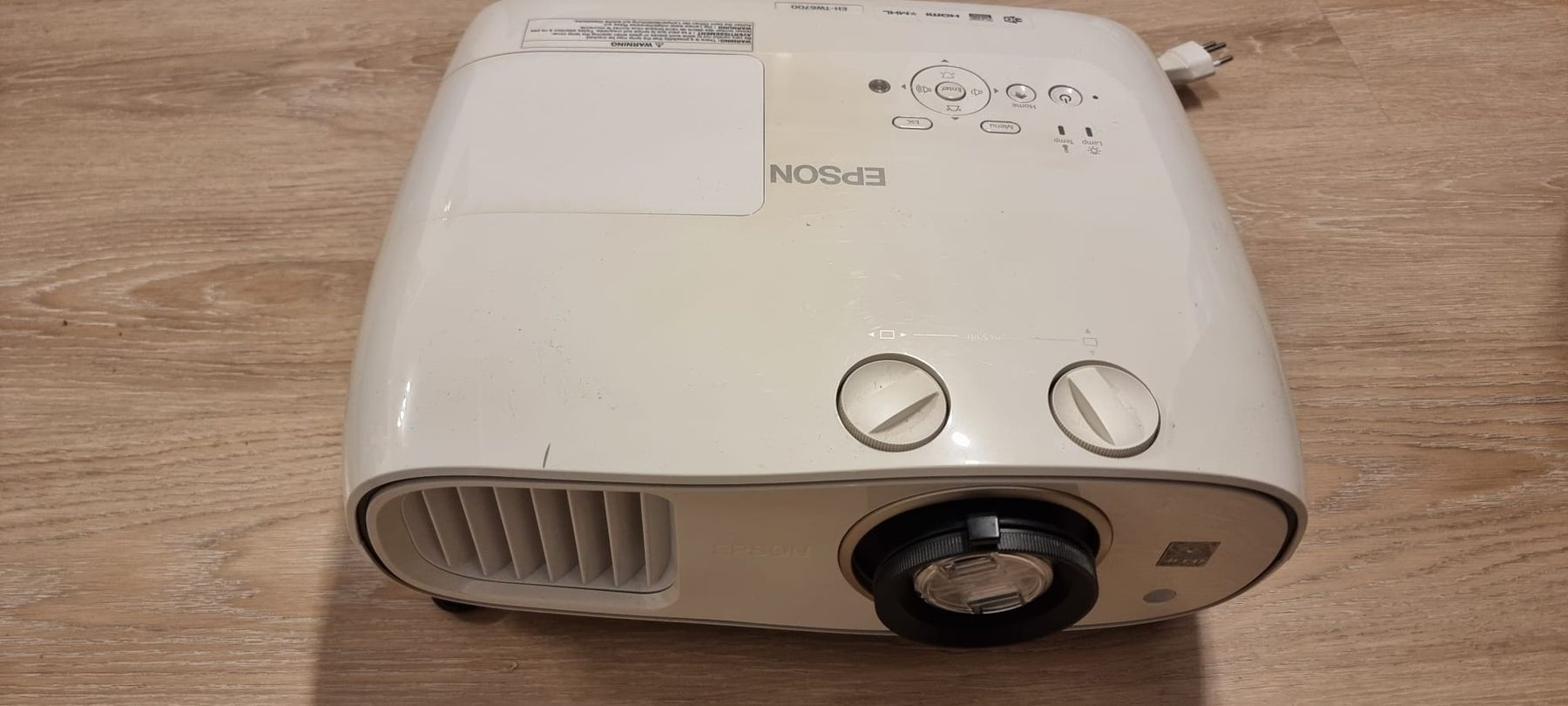 Epson Proiettori: Epson Beamer + Leinwand, Top zustand – Usato da Büsserach venduto da Divina86