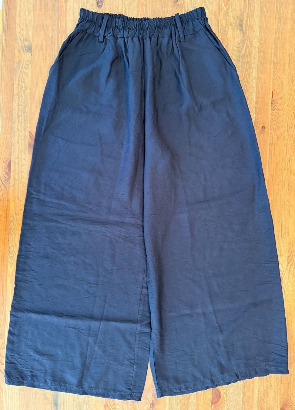 Pantaloni: Damen Culotte Hose – Nuovo (secondo la descrizione) da Altdorf UR venduto da Mini037