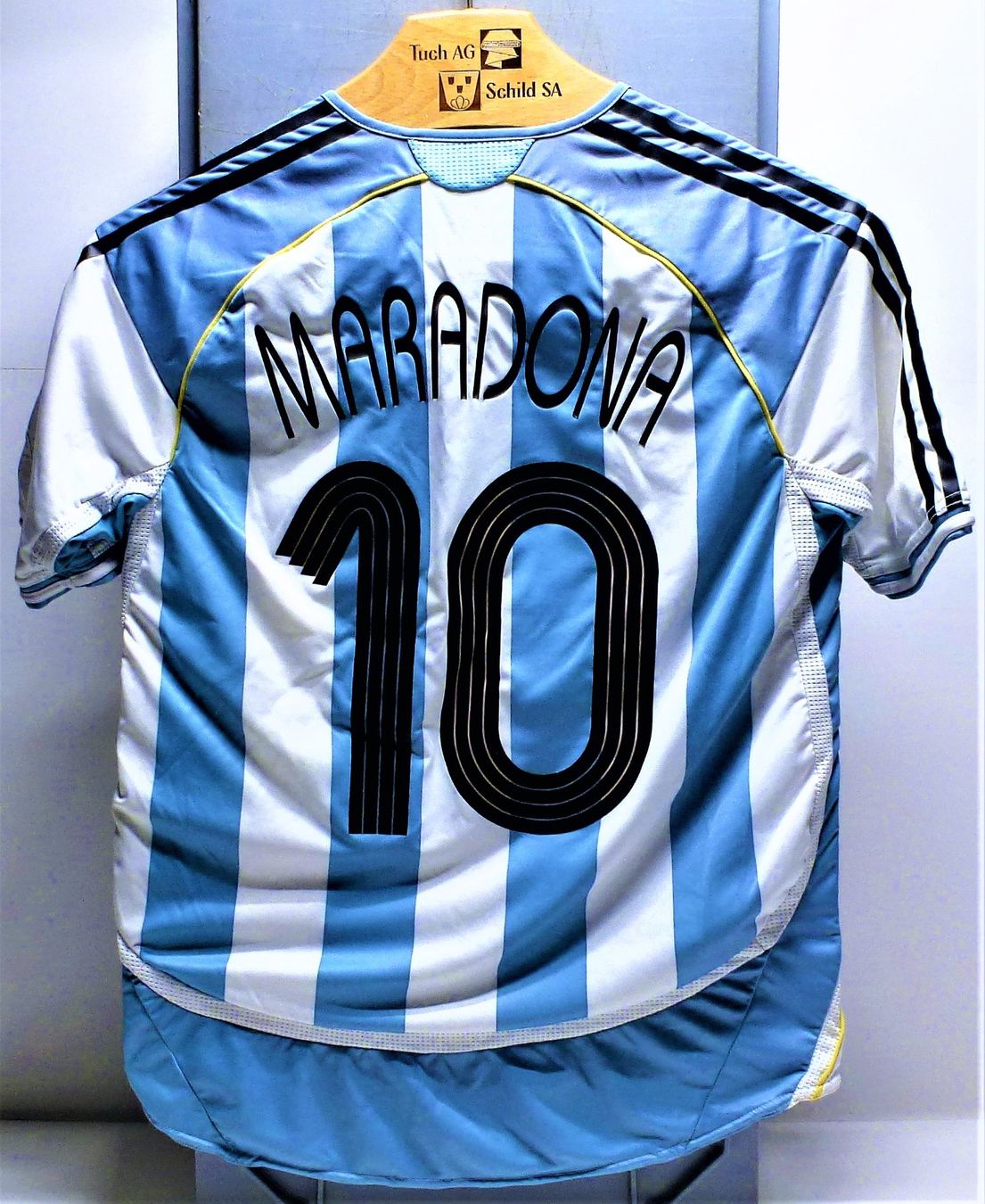 Adidas Leibchen & Hosen: Fussball-Trikot Gr.M – Gebraucht aus Murgenthal von B.StM 1