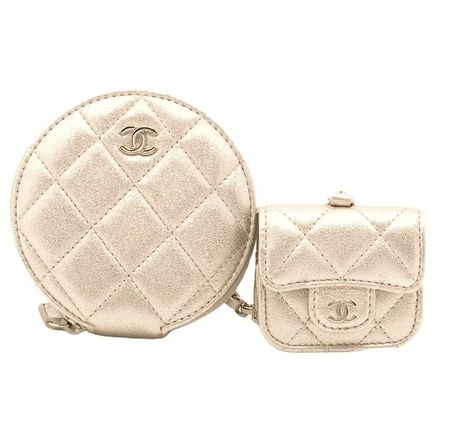 CHANEL Mini Pochette und Airpods Case