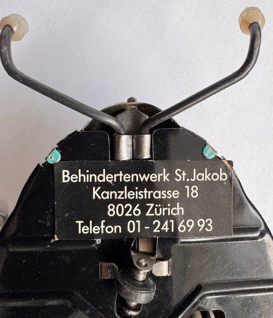 Spielzeuge: 2 unbespielte Blechkäfer, mit Schlüssel – Gebraucht aus Zürich von Policepatch 3