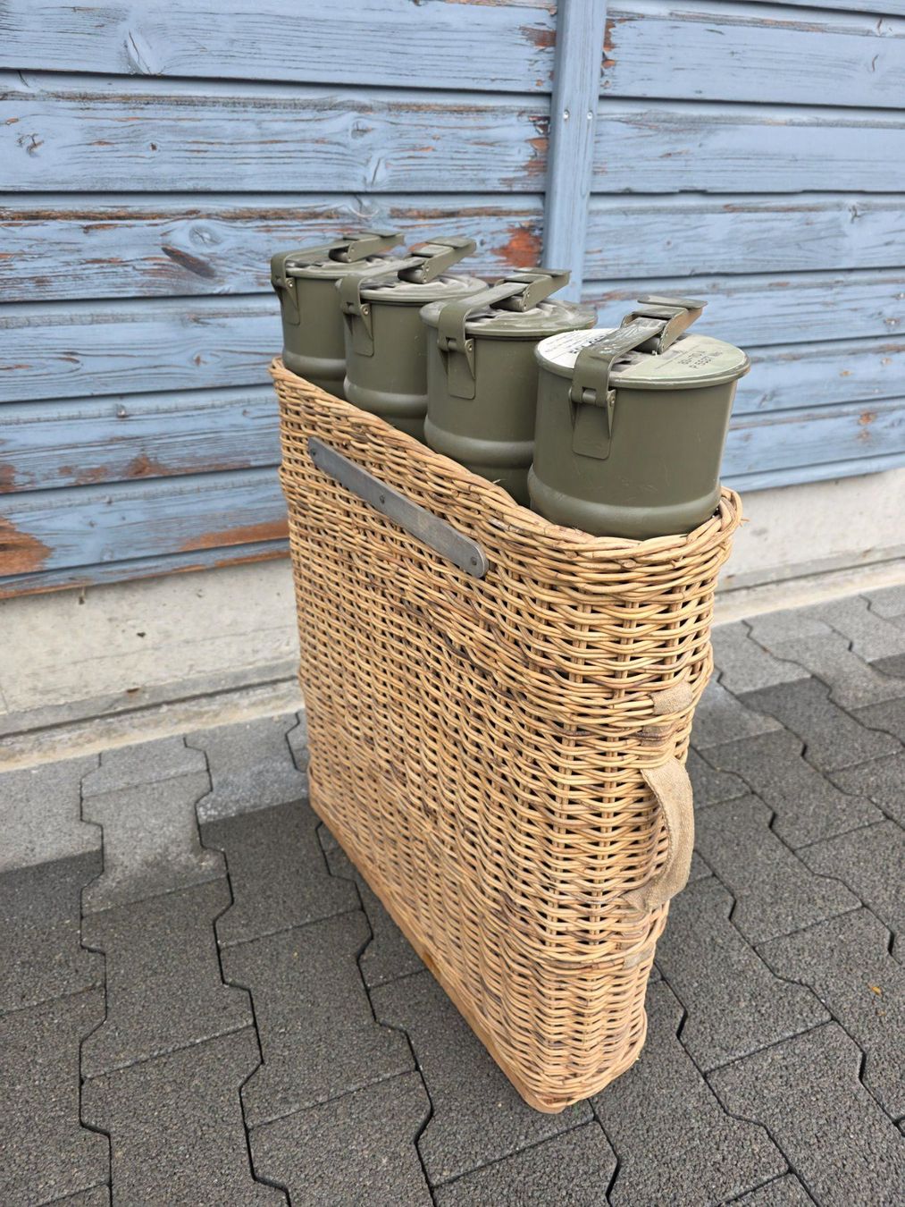 Attrezzatura & Pezzi di ricambio: Vintage Armee Korb Munitionsbehälter, Schirm Ständer – Usato da Walterswil BE venduto da Lonitti 4