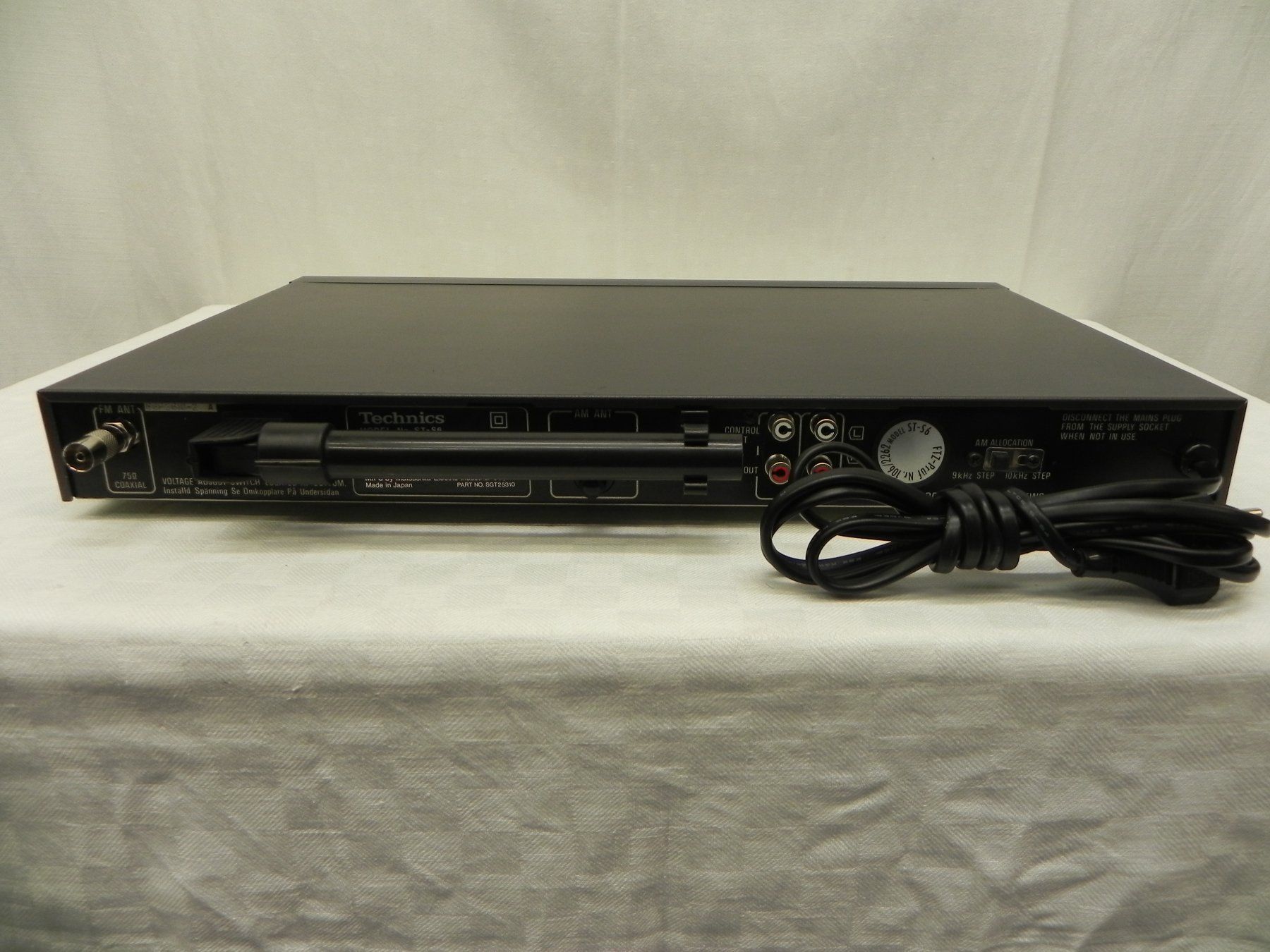 Technics Radio: Technics ST-S6 Tuner – Usato da Basel venduto da Life-Style-Art 6