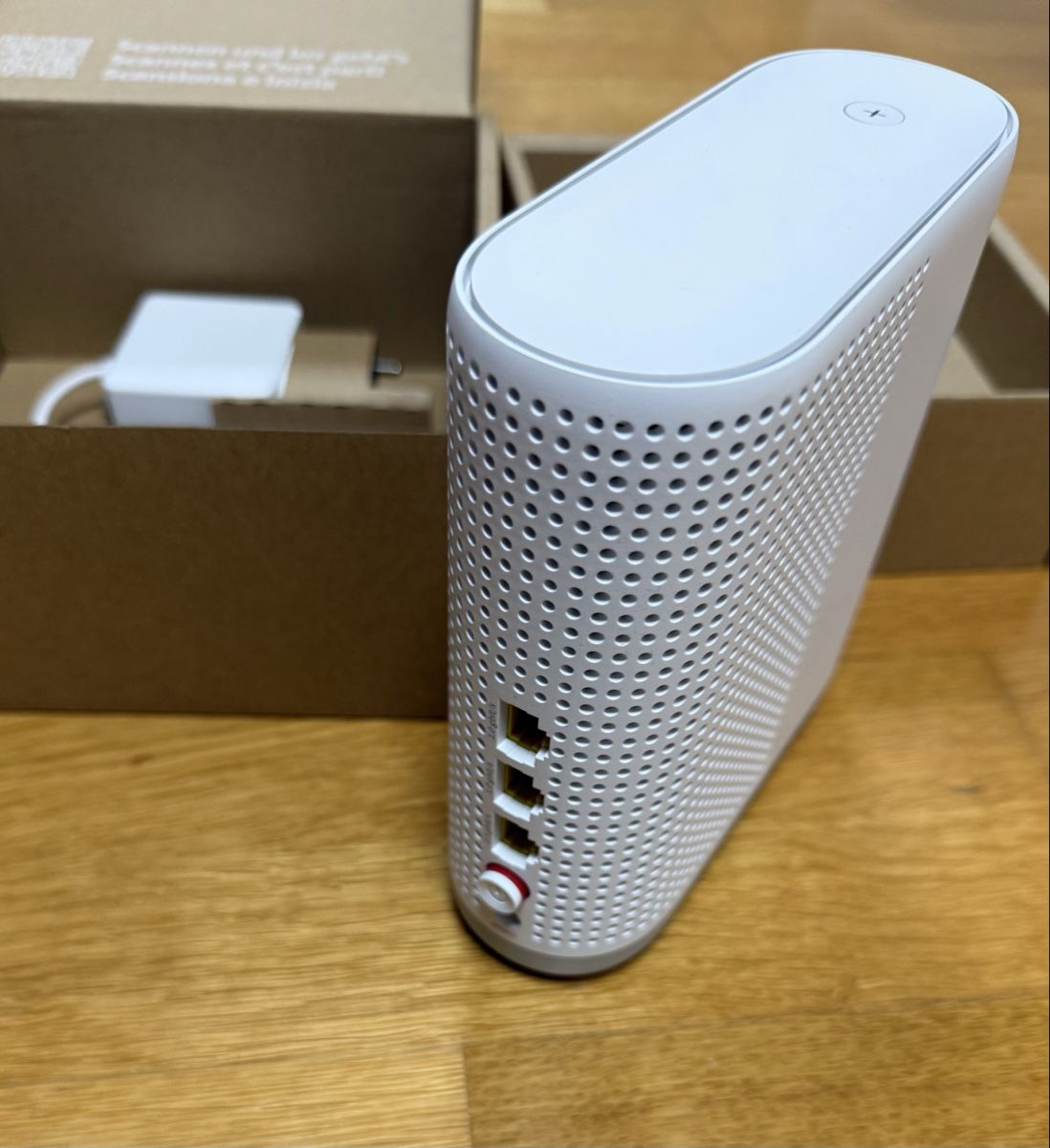 Swisscom WiFi: Swisscom WLAN-Box 3 mit Netzgerät im Originalkarton – Usato da Oetwil am See venduto da Luckyluke1 1