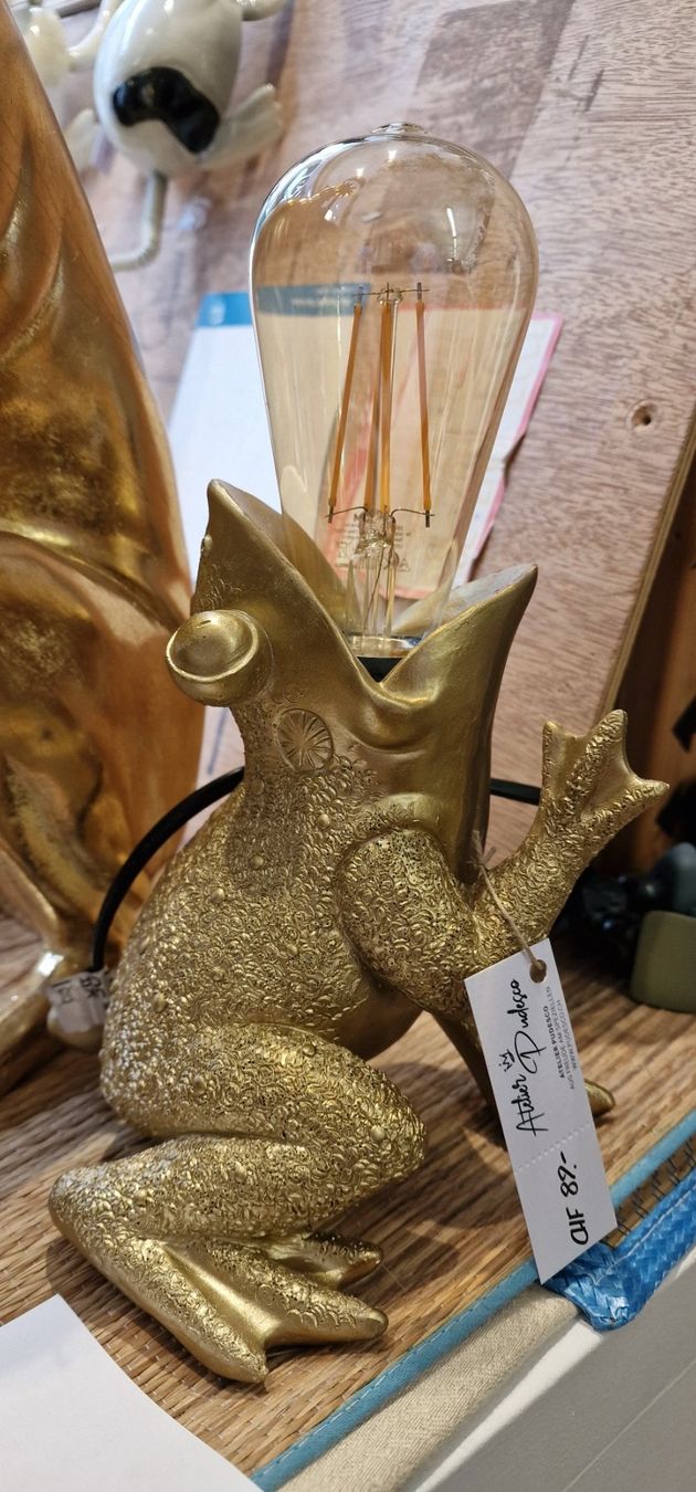 Lampen: Frosch Lampe Gold – Neu und originalverpackt aus Schaffhausen von AtelierPudesco