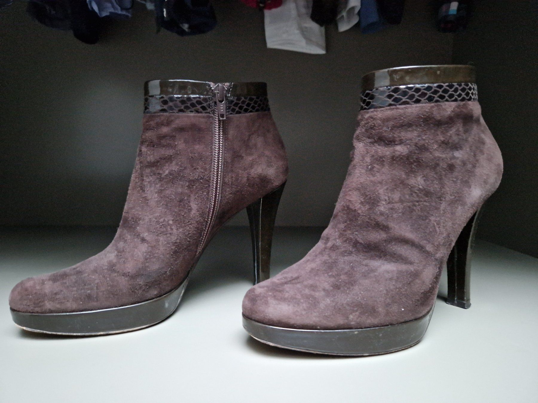 Scarpe da donna: Bruno Magli suede booties 37 – Usato da Adliswil venduto da fashionholic