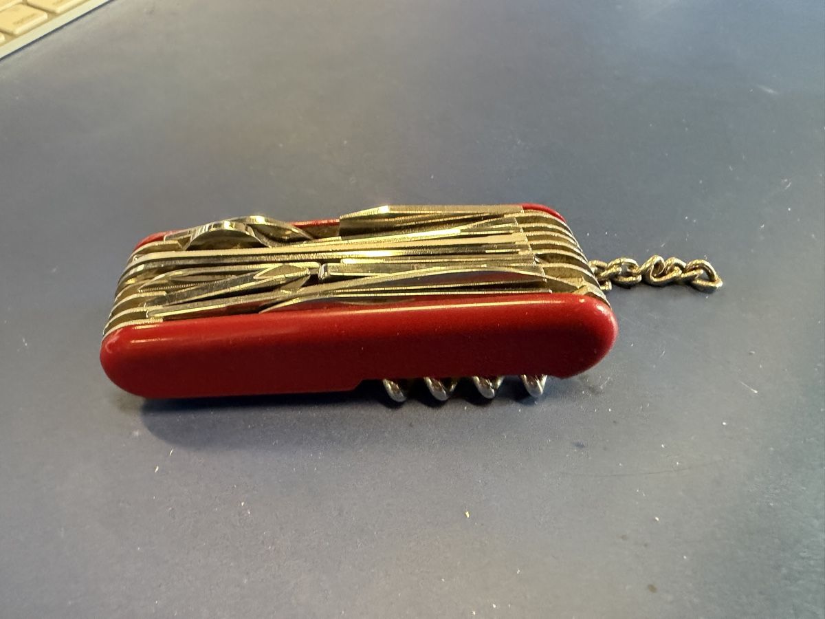 Wenger Coltelli tascabile: Wenger Taschenmesser rot gebraucht – Usato da Strengelbach venduto da RaenAntikDesign 8
