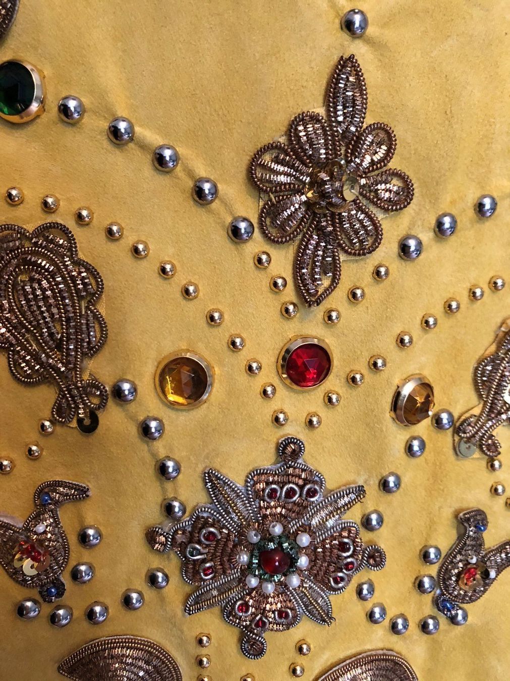Giacche: Veste daim BEGEDOR brodée perlée – Usato da Genève venduto da DELIRBEADS 4