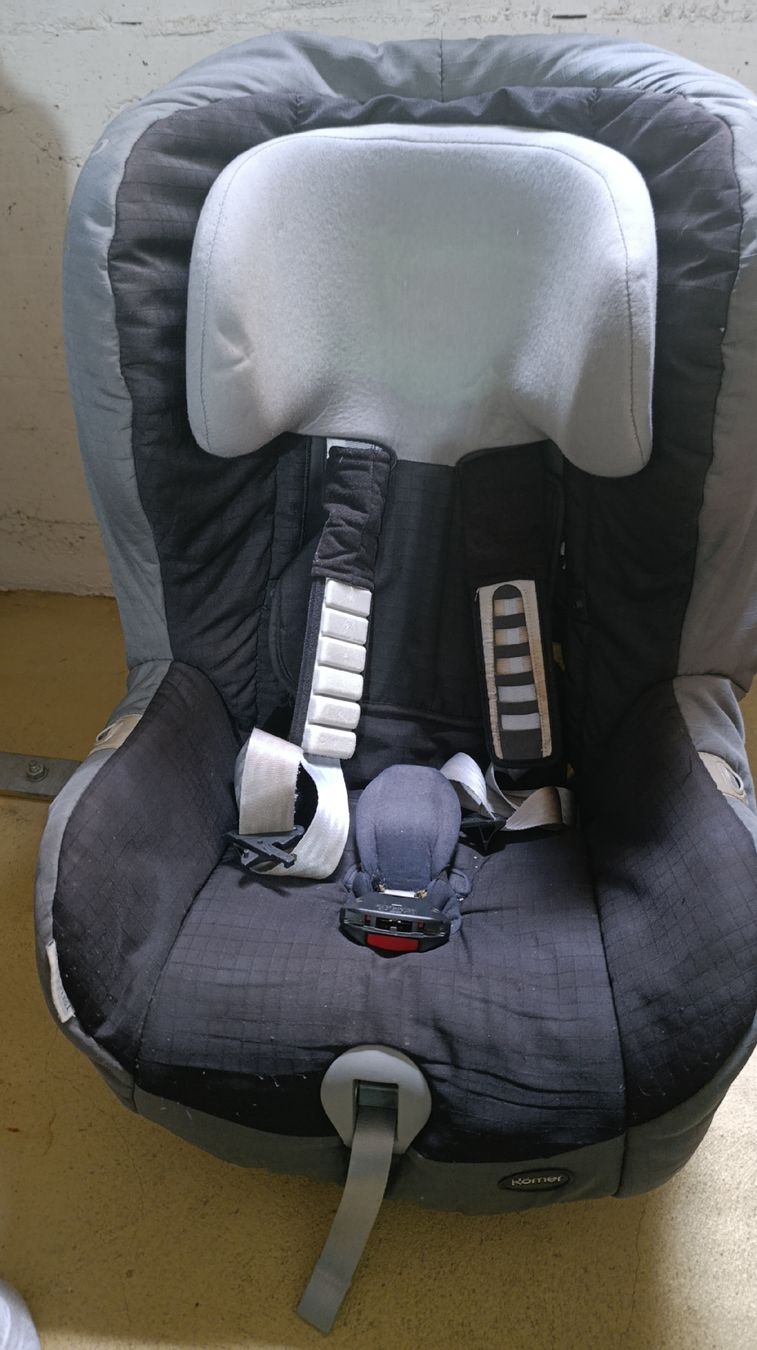 Britax Römer Seggiolini per auto: Römer Isofix Child Car Seat – Usato da Knonau venduto da acc_x8dk