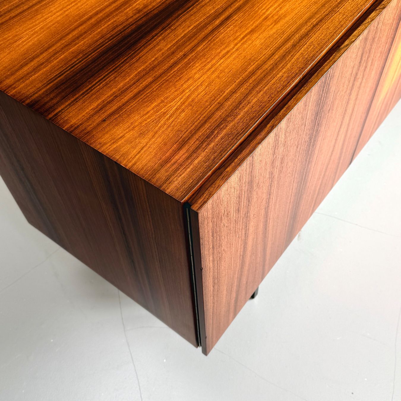 Credenze: Dieter Wäckerlin Sideboard B40 in Palisander, Idealheim – Usato da Uetikon am See venduto da StudioVintage 8