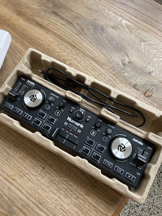 DJ-Controller Numark DJ2GO2 Touch *NEU* | Kaufen auf Ricardo