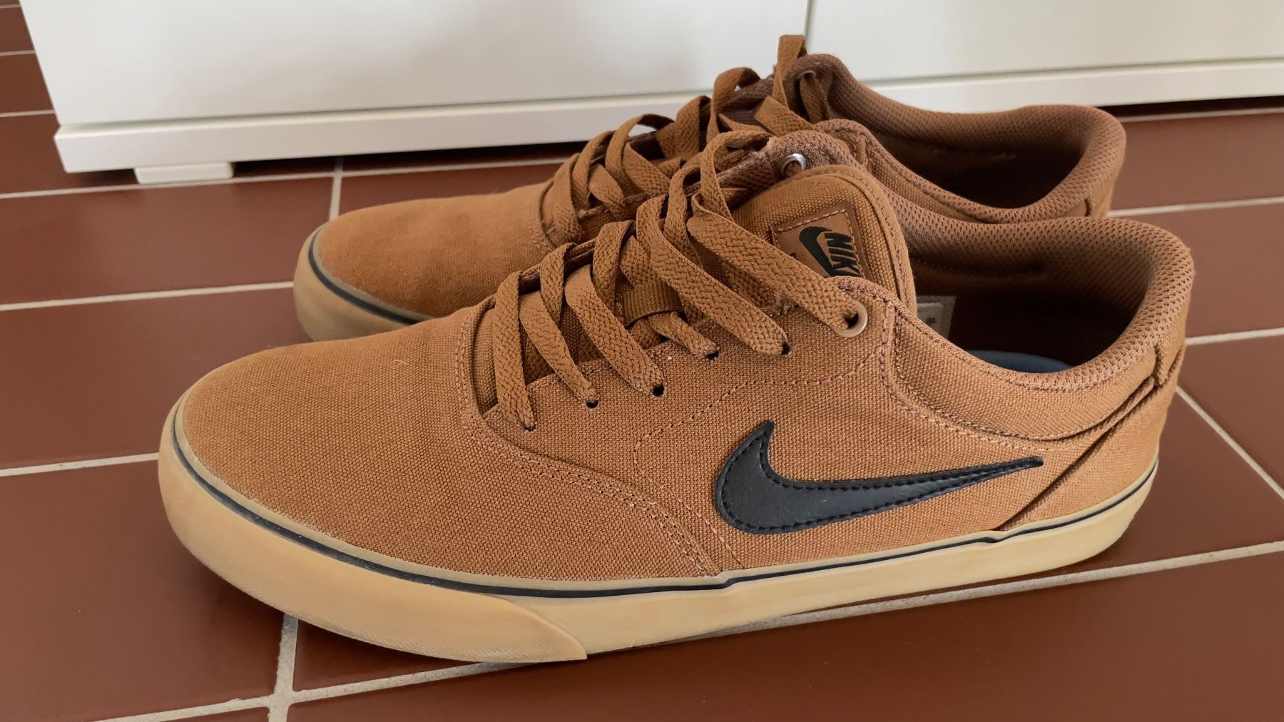 Nike Chaussures hommes: Nike Sb 42 – D'occasion à Rickenbach Sulz par Orvieto2000 2