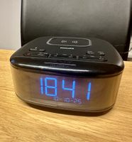 Philips Radiowecker mit Qi-Ladefunktion