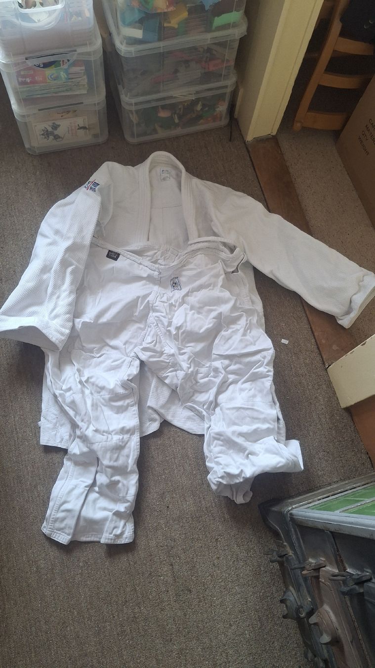Kimono: Kimono Judo Noris Taille 205 – Usato da La Chaux-de-Fonds venduto da pes_b9nw