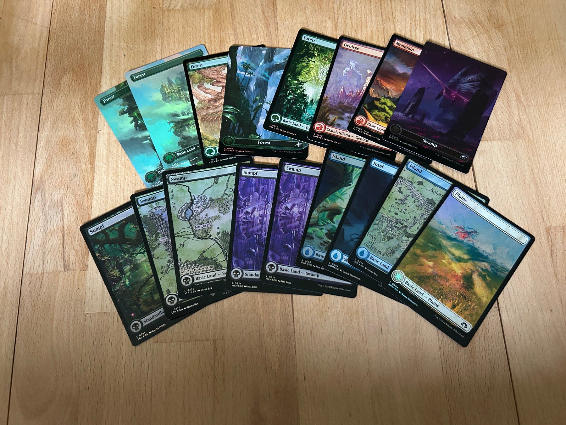 Magic The Gathering Carte collezionabili: Magic: The Gathering - 17 Foil Full Art Basic Lands – Usato da Aarau venduto da Maclovio