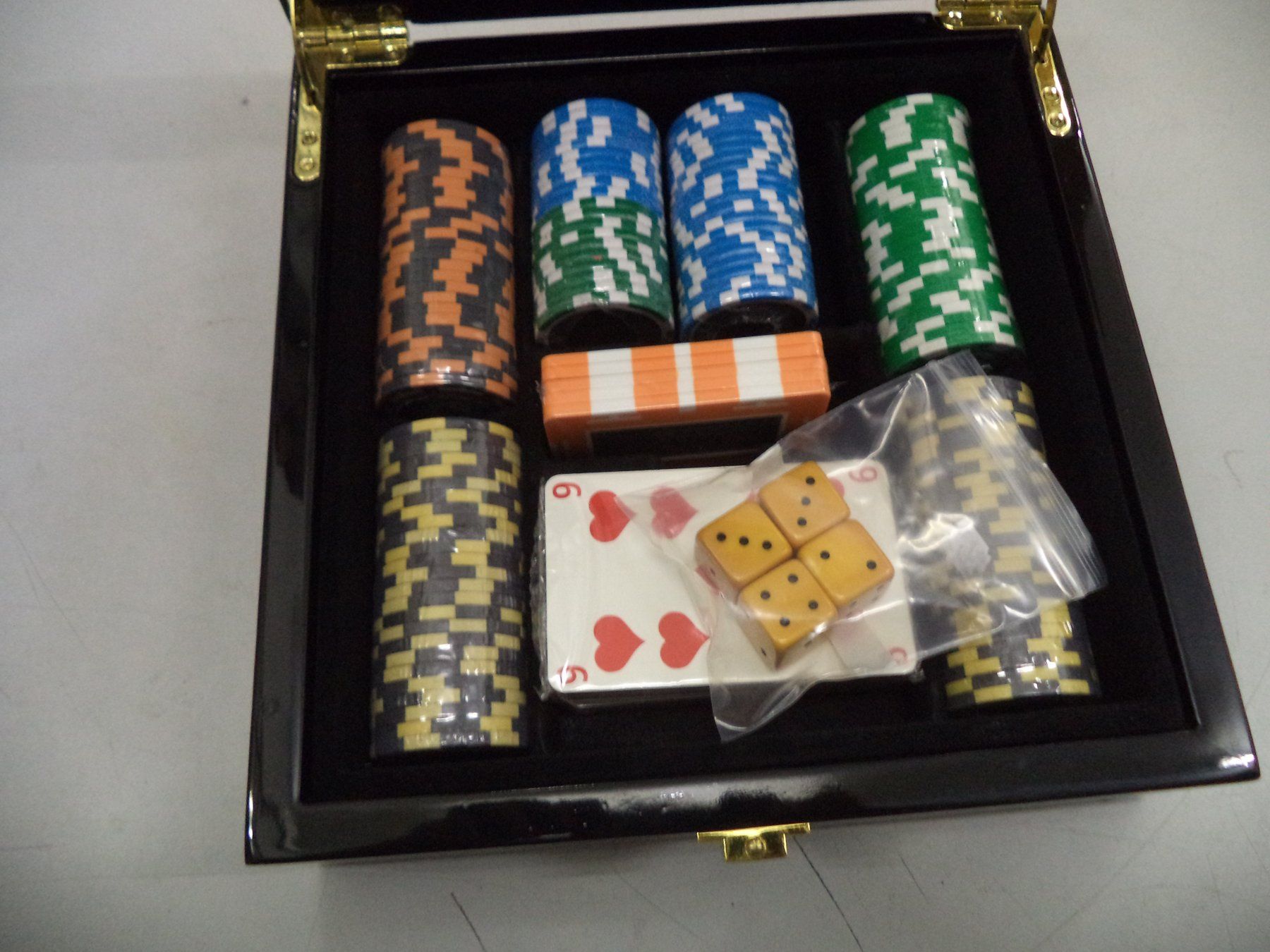 Spiele: Poker Chips Set in toller Holz Box – Neu (gemäss Beschreibung) aus Rieden AG von Wirth03 2
