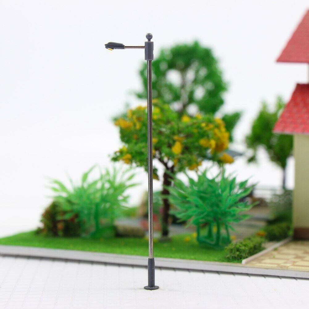 Modellini di ferrovie: Moderne LED-Peitschenlampe 6.3 cm, 1Stk. – Nuovo (secondo la descrizione) da Luzern venduto da Salefactory 1