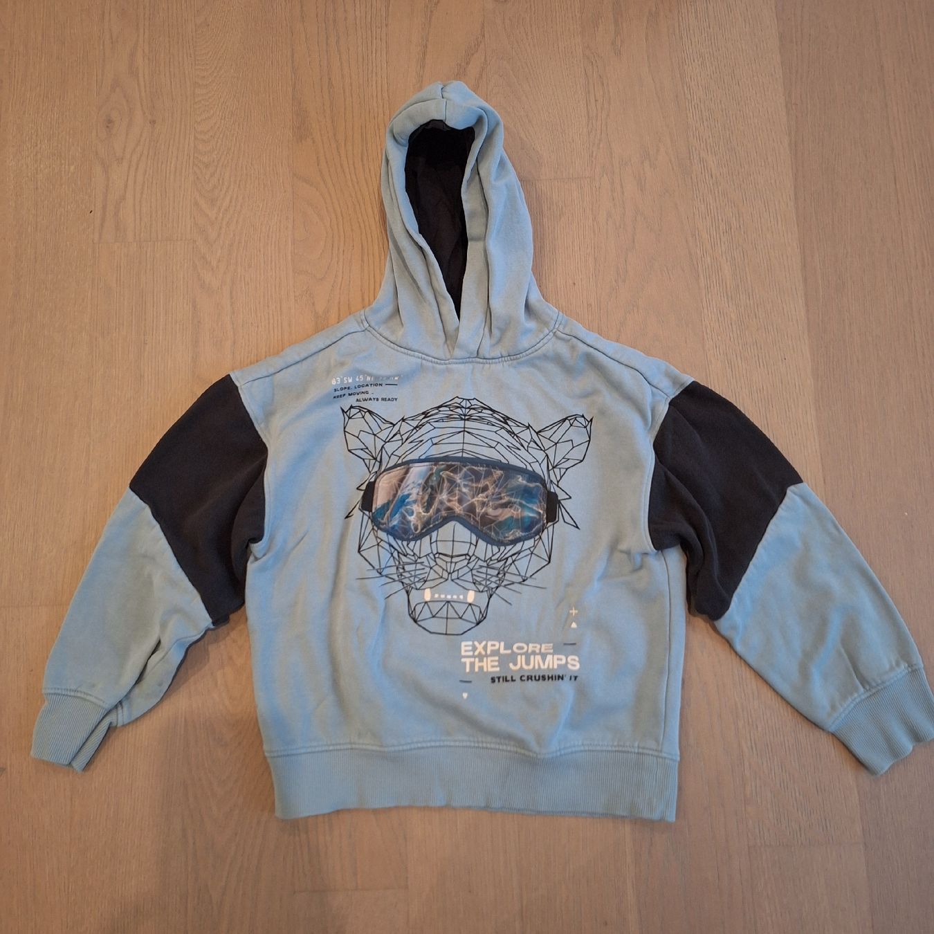 C&A Pullover & Sweatshirts: Cooler Kapuzenpulli, Gr. 134 – Neu (gemäss Beschreibung) aus Dachsen von Luna261081