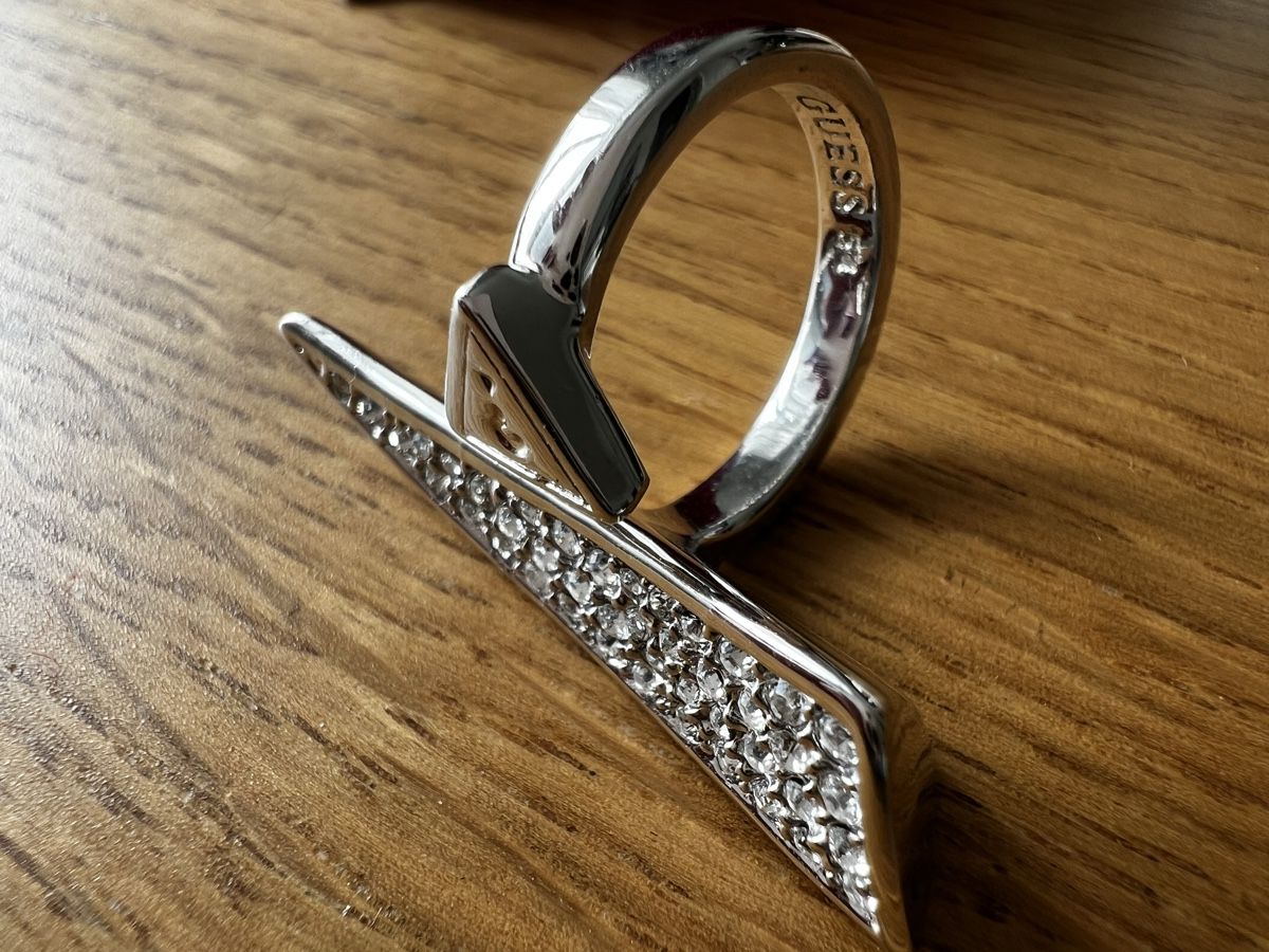 Guess Anelli: Bague Guess argentée avec strass, taille 54 – Nuovo (secondo la descrizione) da Lausanne venduto da sanout 1
