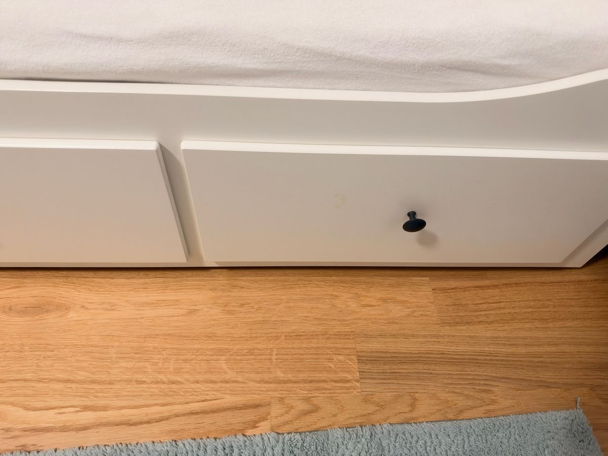 Letti: Hemnes Ikea Bett mit 2x matratzen  – Usato da Niederhasli venduto da Antiquitaet-zh 1
