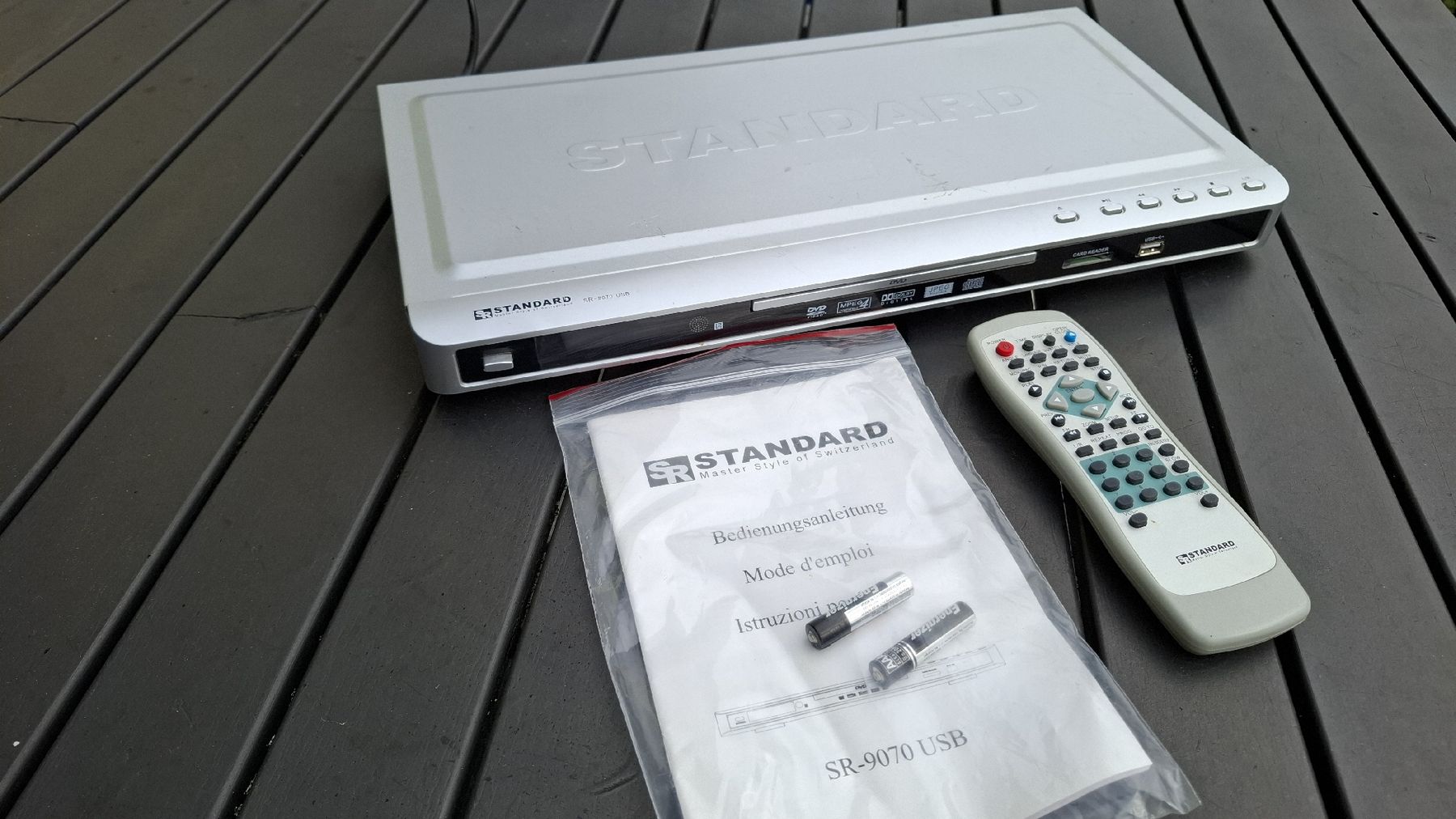 Lettore multimediale & Streamer: Standard DVD Player SR-9070 USB -  – Usato da Watt venduto da Gubrist