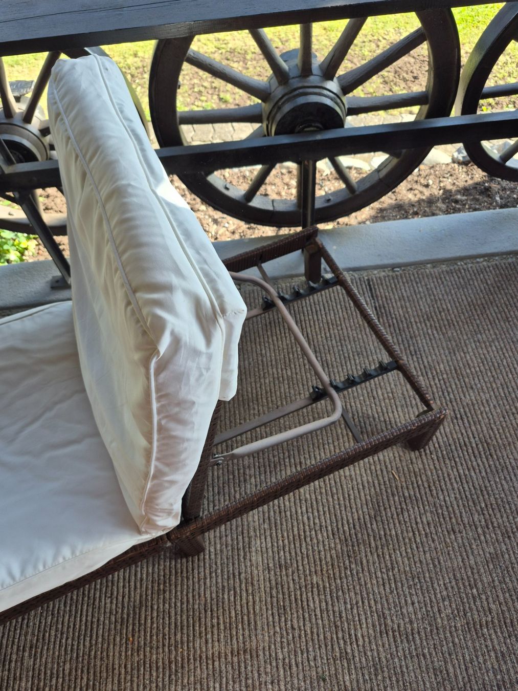 Chaises longues: Rattan Sonnenliege – D'occasion à Wetzikon ZH par sgier1969 1