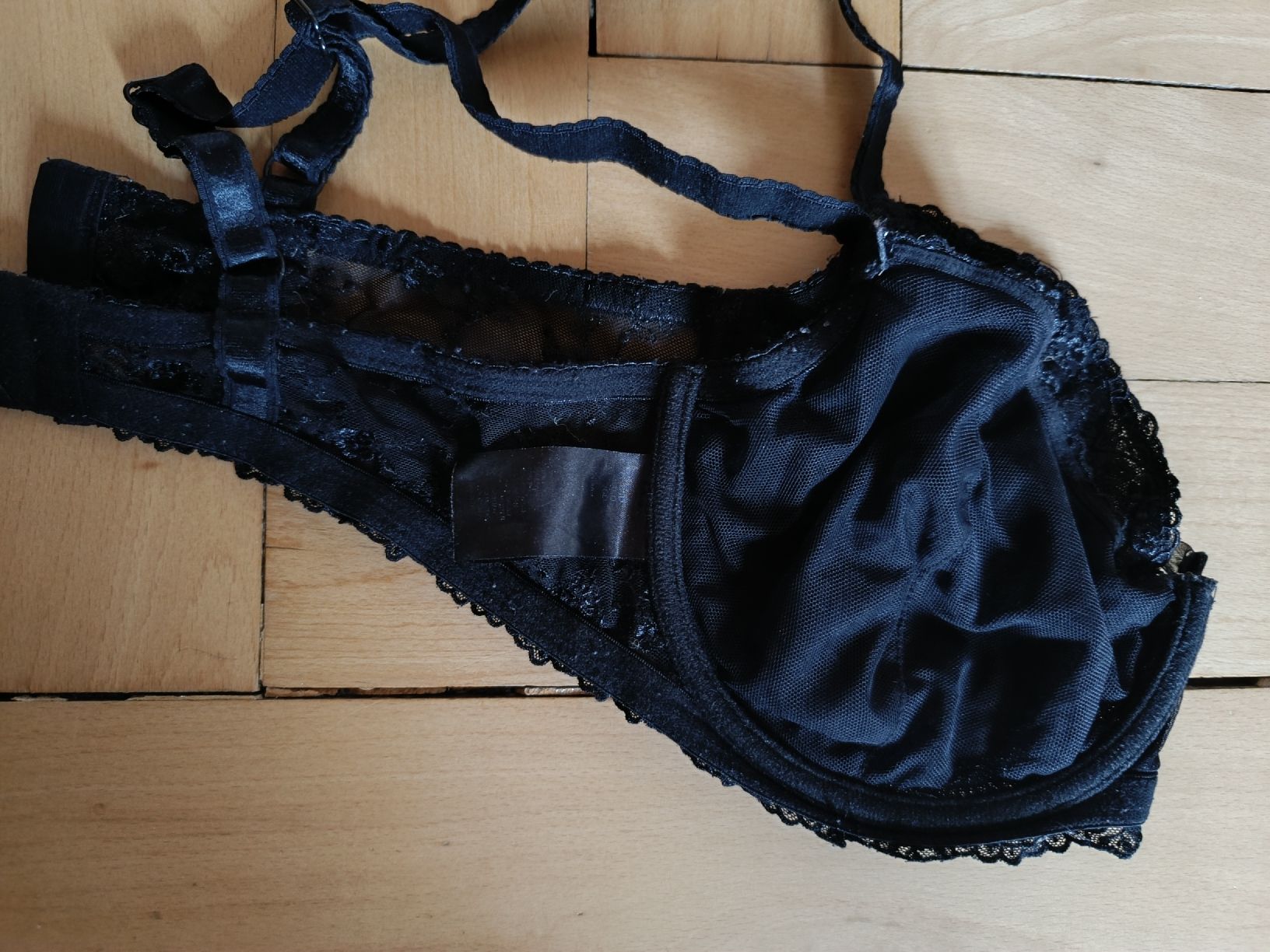 H&M Altra biancheria intima: Schwarzer BH mit Spitze, Grösse 80D – Usato da Rorschach venduto da Monstera79 2